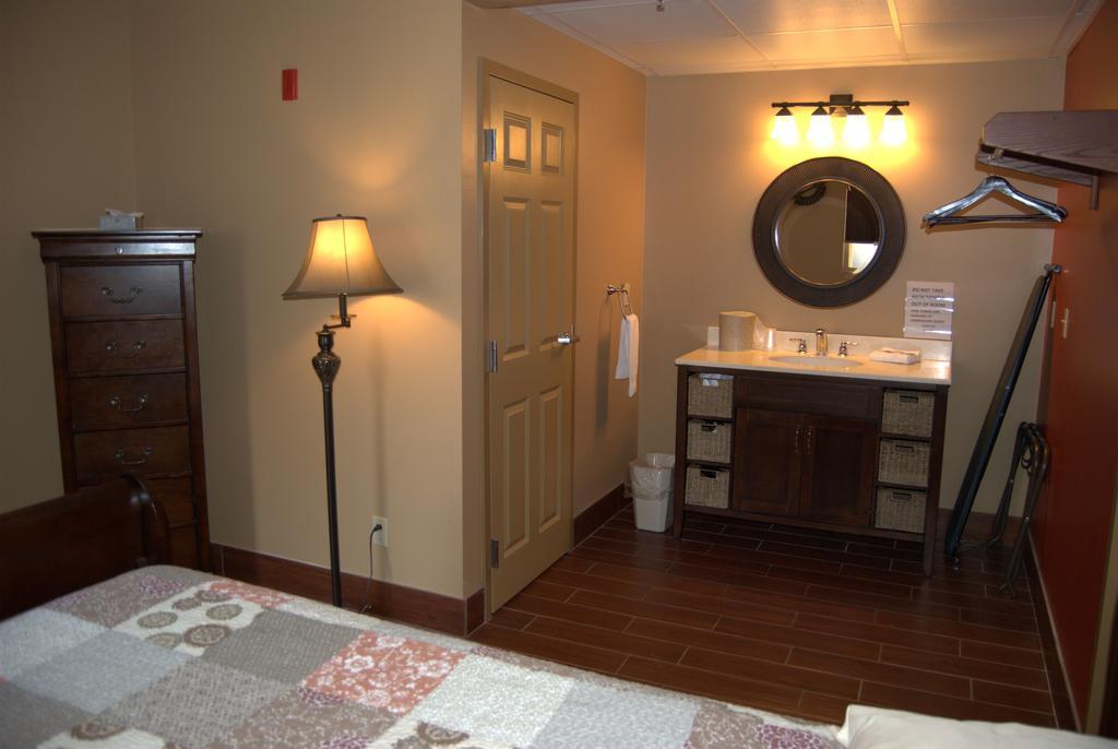 Hotel Put-In-Bay Victory Station Exterior foto